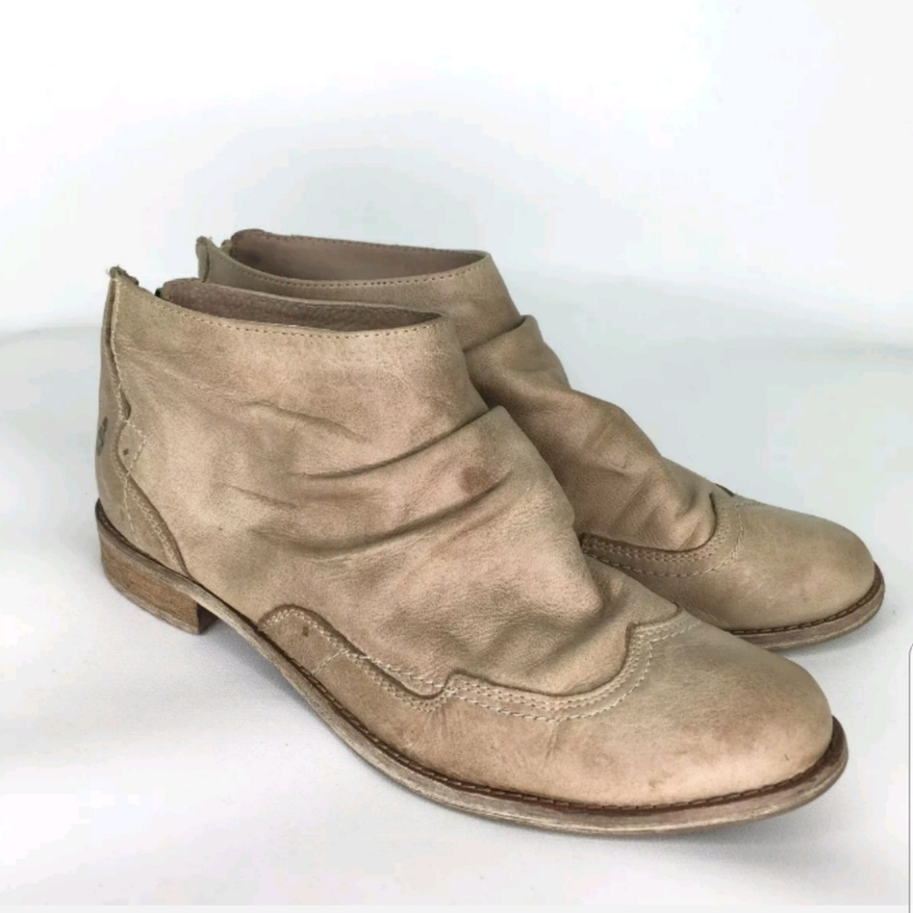 Bullboxer Womens Leather Closed Toe Ankle booties